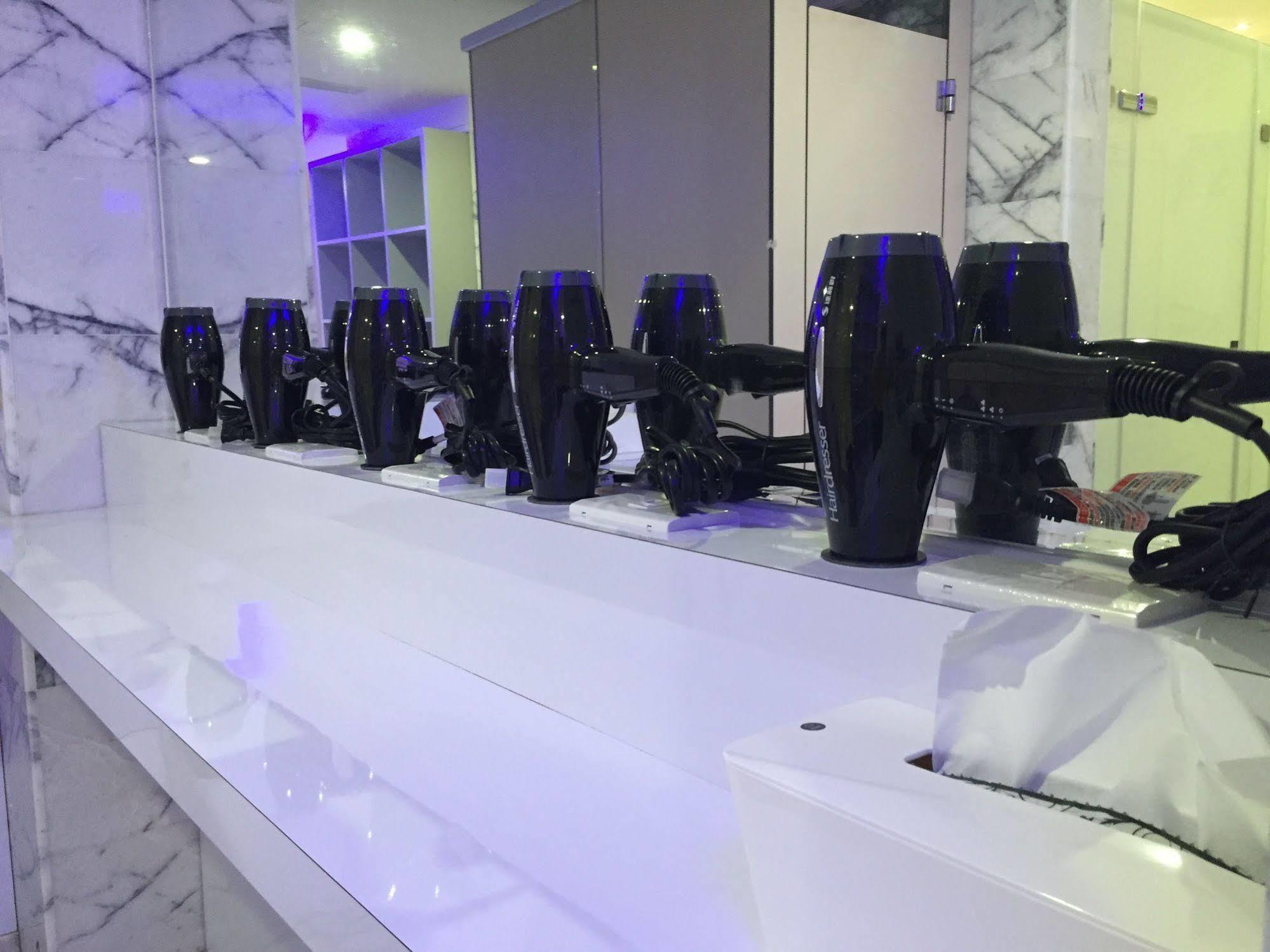 Space Inn Xinyi Тайпей Екстериор снимка